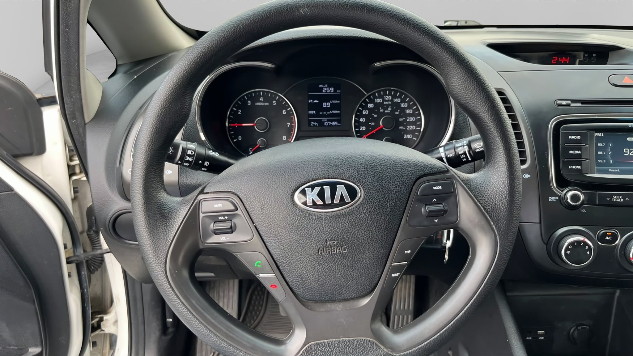 2018 Kia FORTE 4 PTS LX TA AAC BL F NIEBLA R-16