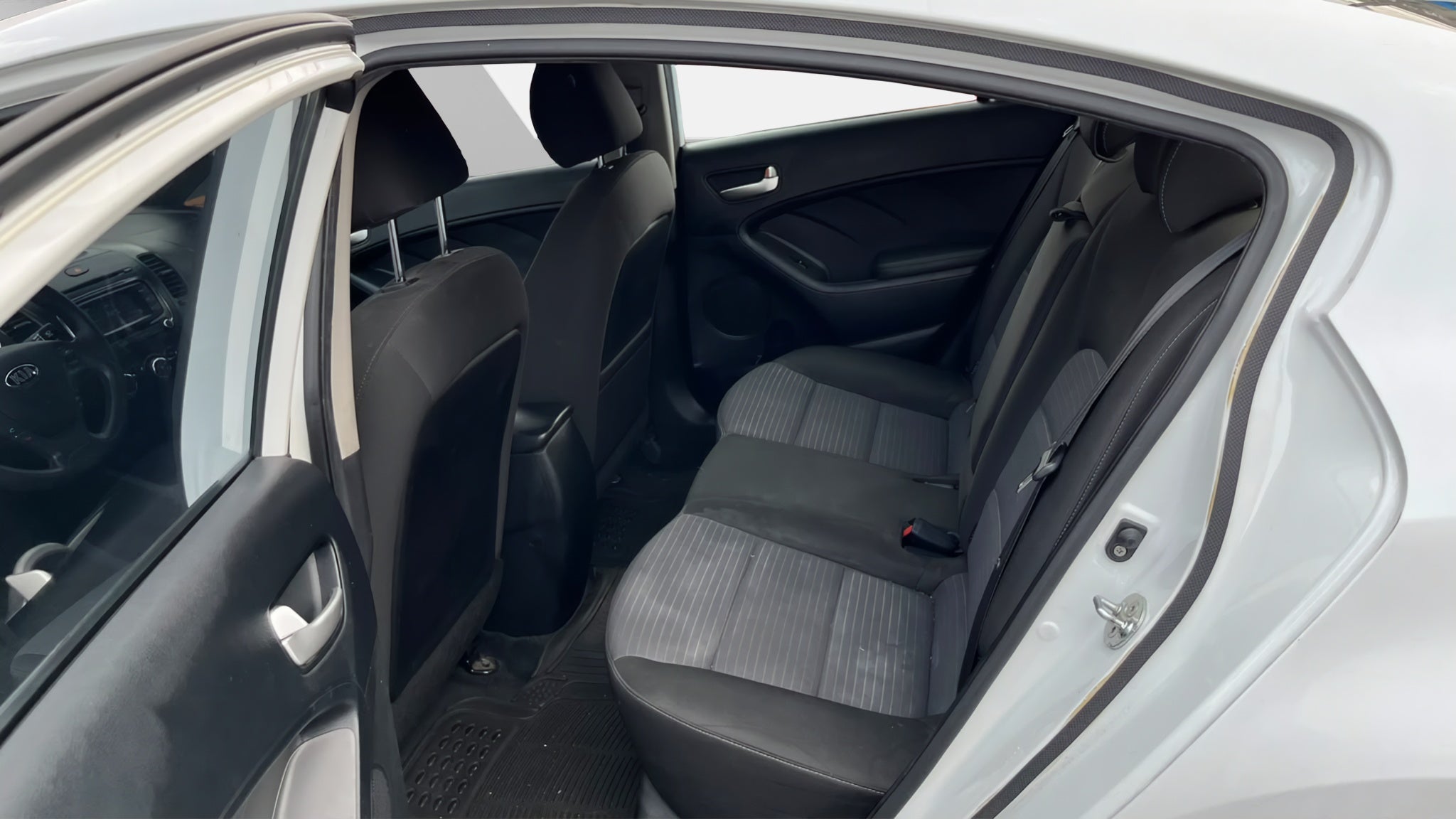 2018 Kia FORTE 4 PTS LX TA AAC BL F NIEBLA R-16