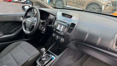 2018 Kia FORTE 4 PTS LX TA AAC BL F NIEBLA R-16
