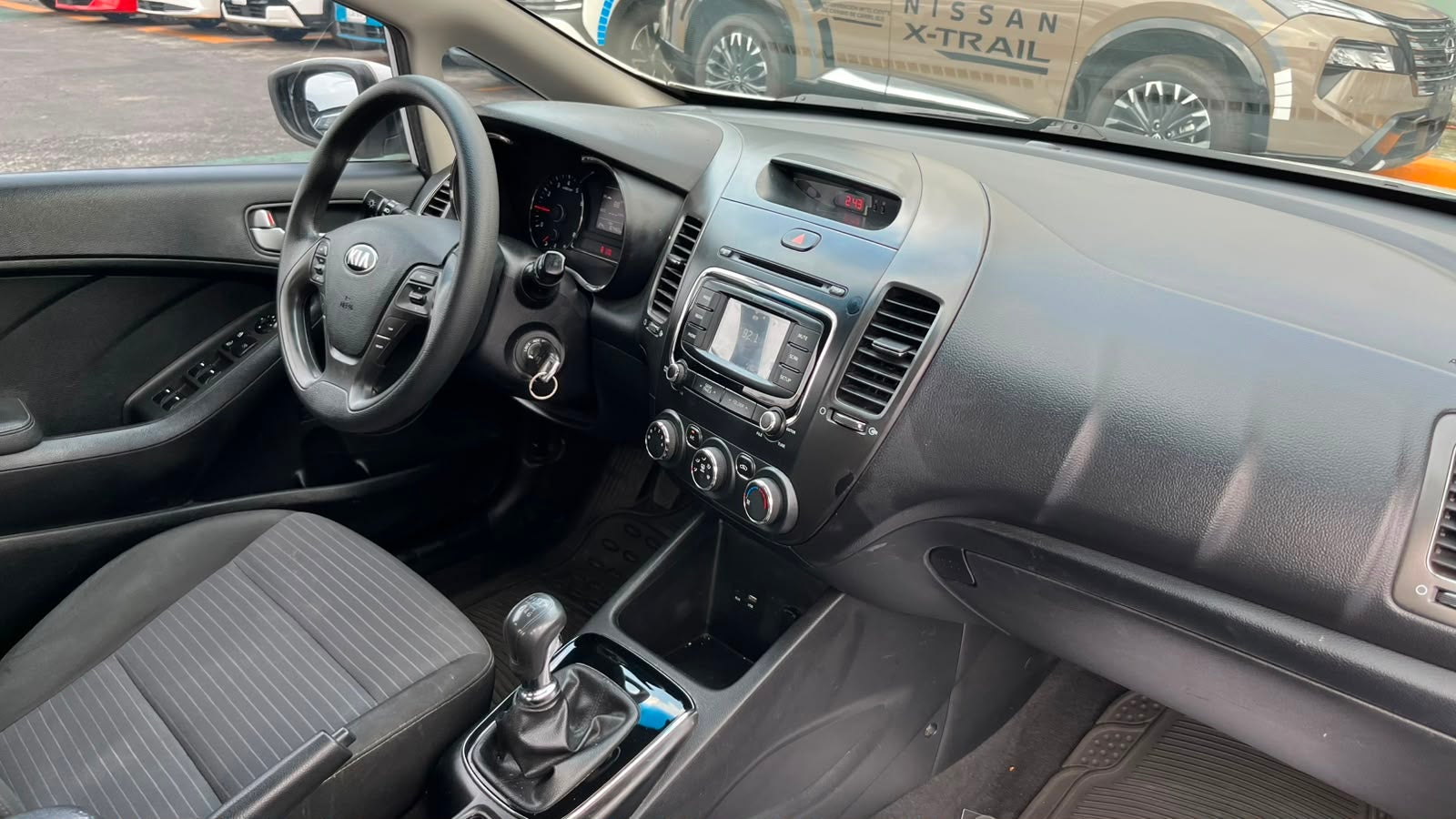 2018 Kia FORTE 4 PTS LX TA AAC BL F NIEBLA R-16