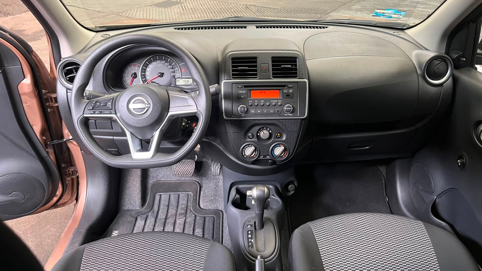 2022 Nissan MARCH 5 PTS HB SENSE TA AAC R-14