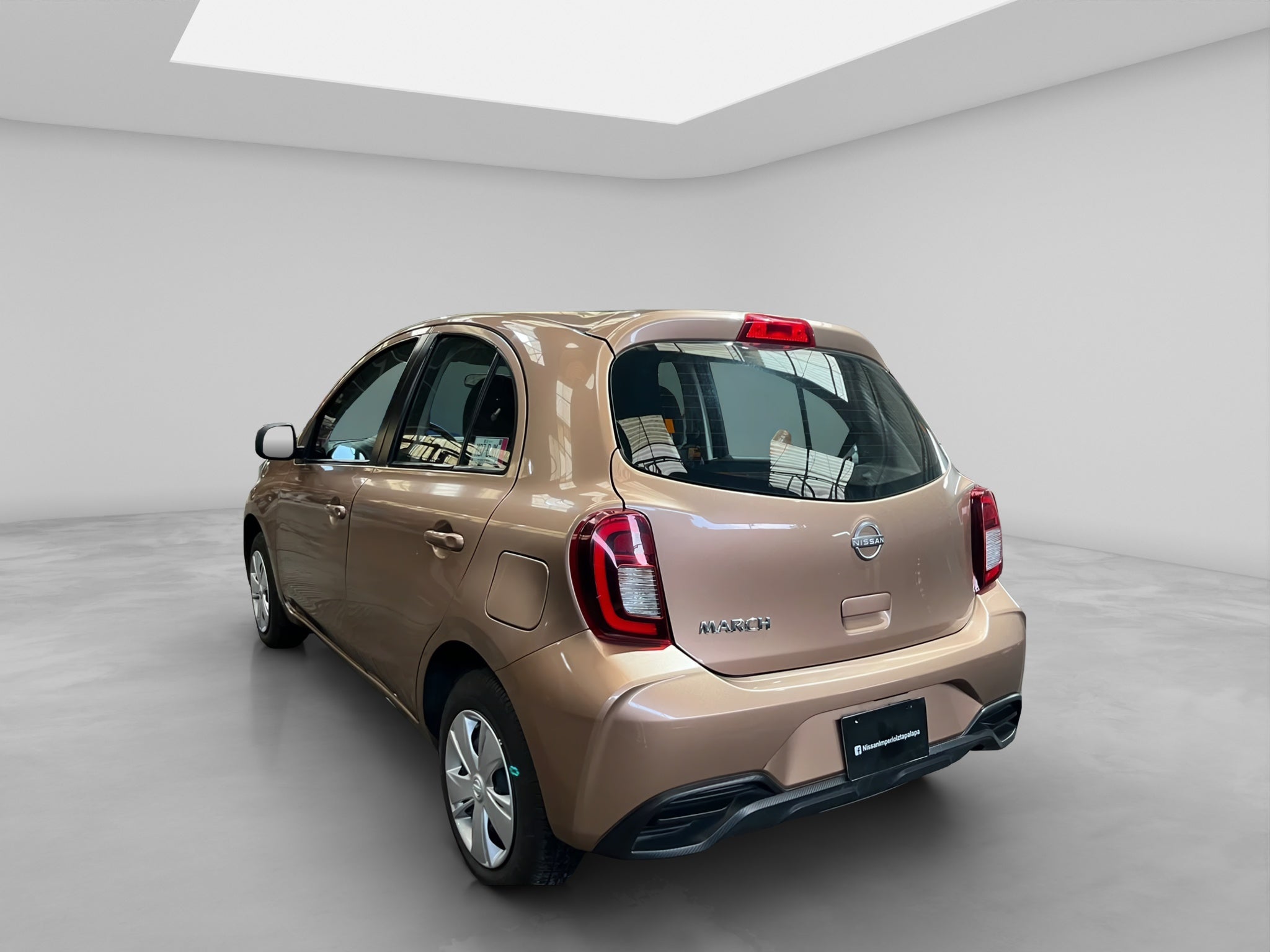 2022 Nissan MARCH 5 PTS HB SENSE TA AAC R-14