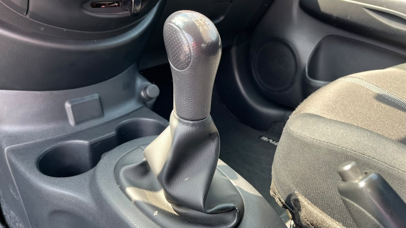 2023 Nissan V-DRIVE 4 PTS BASE TM5 AAC R-15