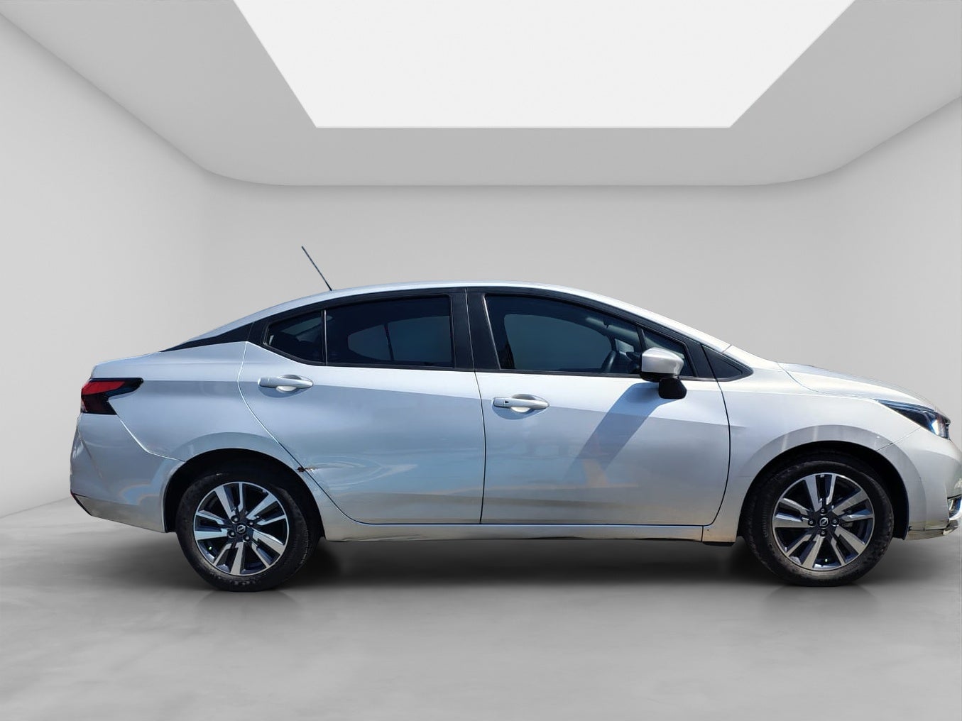 2024 Nissan VERSA 4P ADVANCE L41.6 MAN