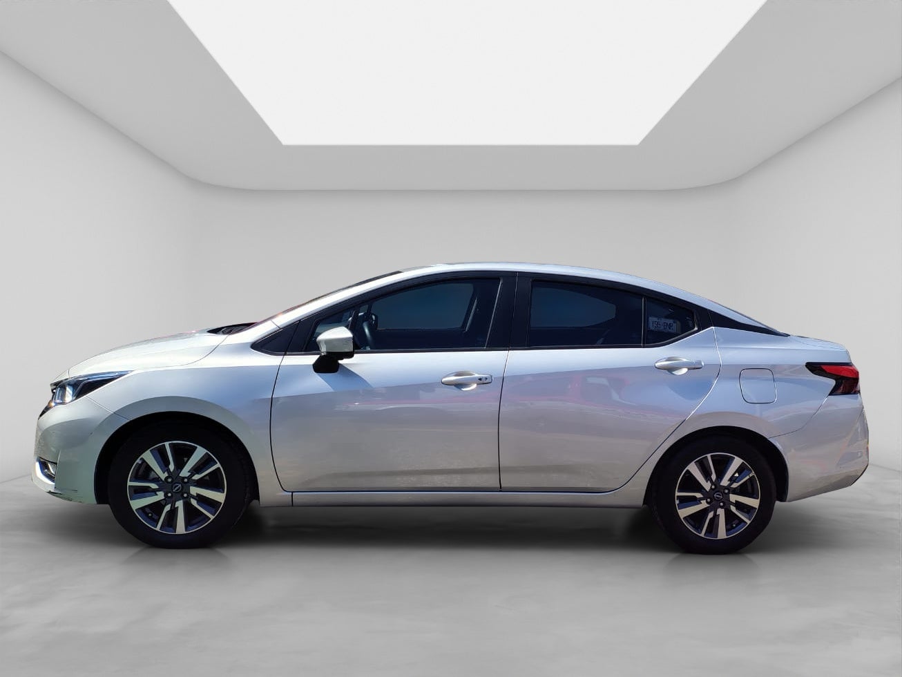 2024 Nissan VERSA 4P ADVANCE L41.6 MAN