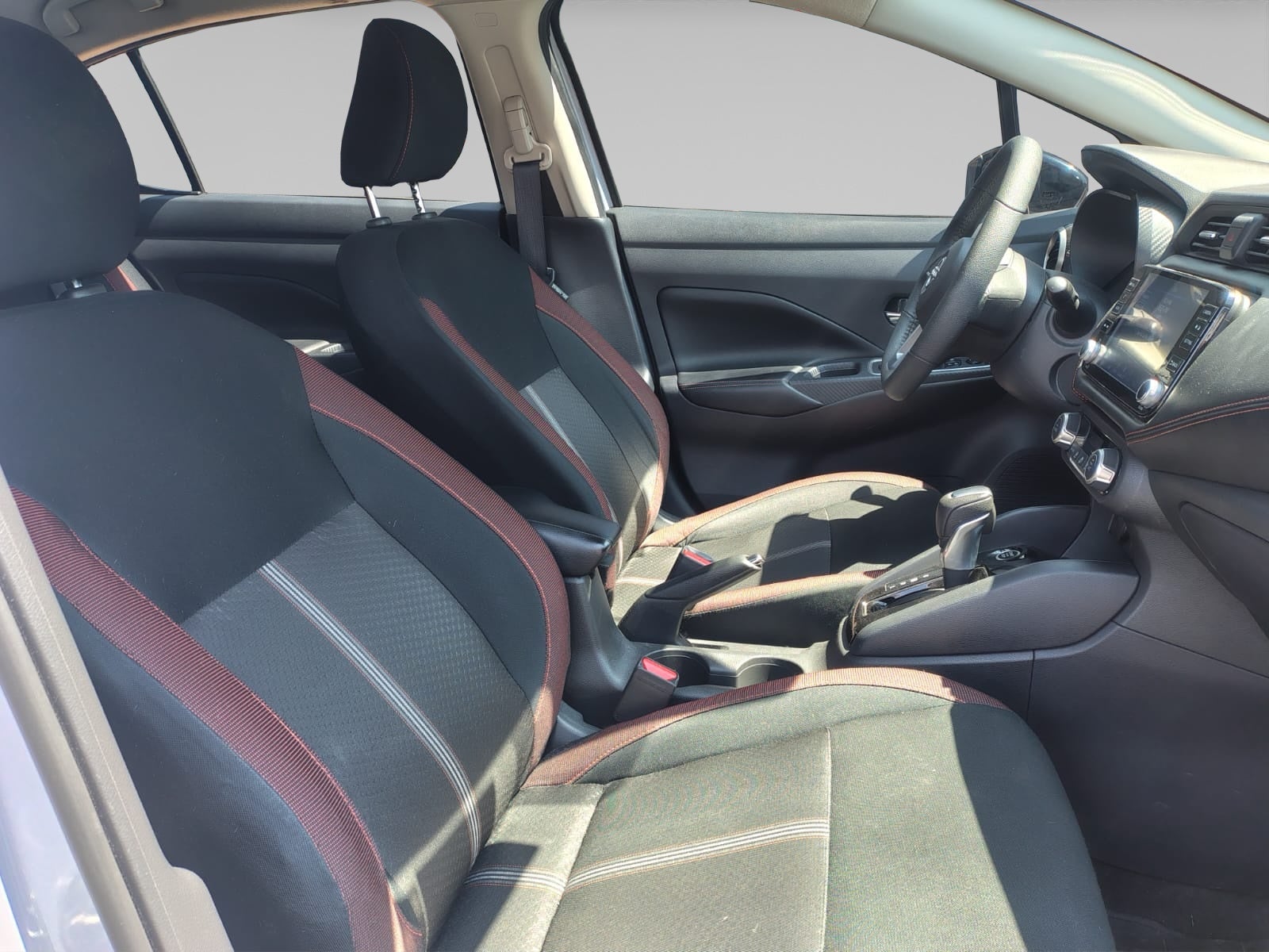 2025 Nissan VERSA 4P SR L41.6 AUT