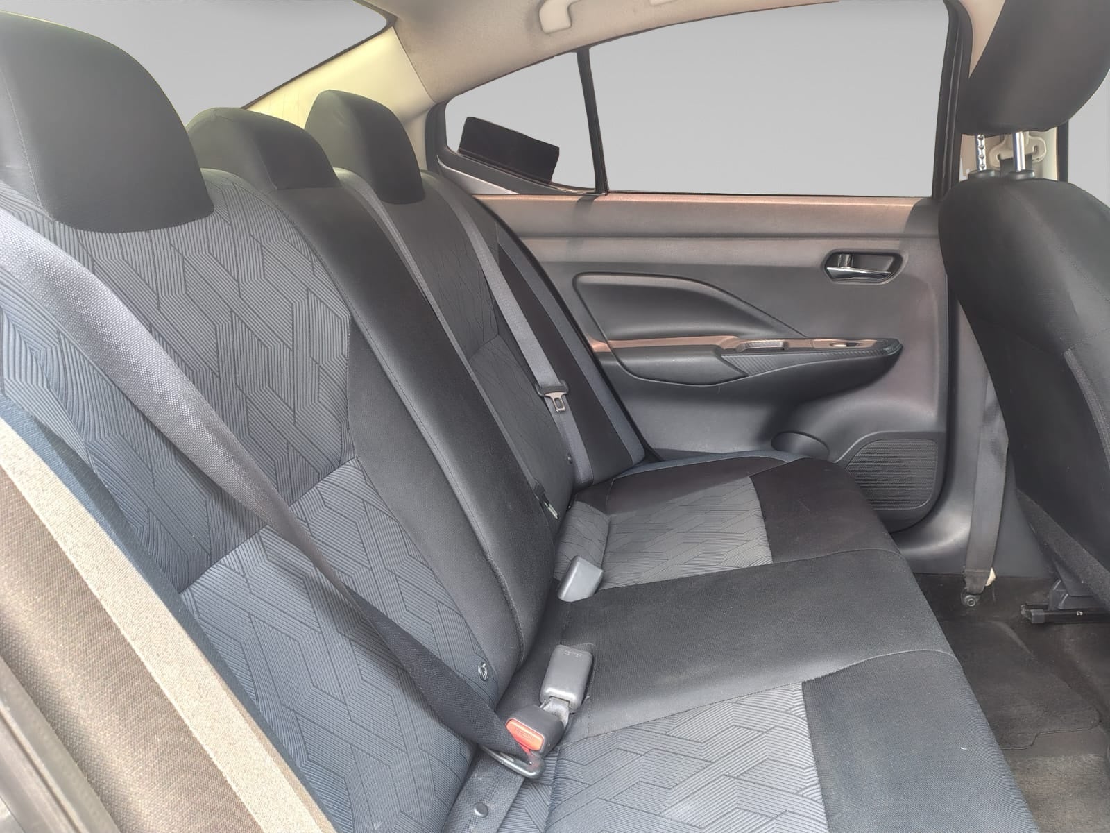 2023 Nissan VERSA 4P ADVANCE L41.6 AUT