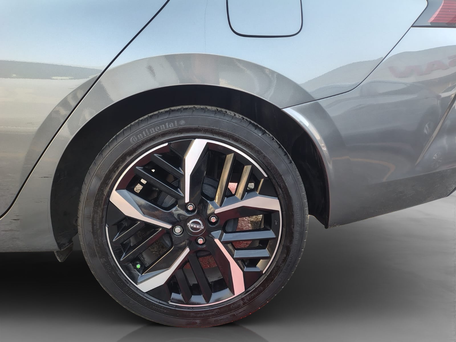 2024 Nissan VERSA 4P SR L41.6 AUT