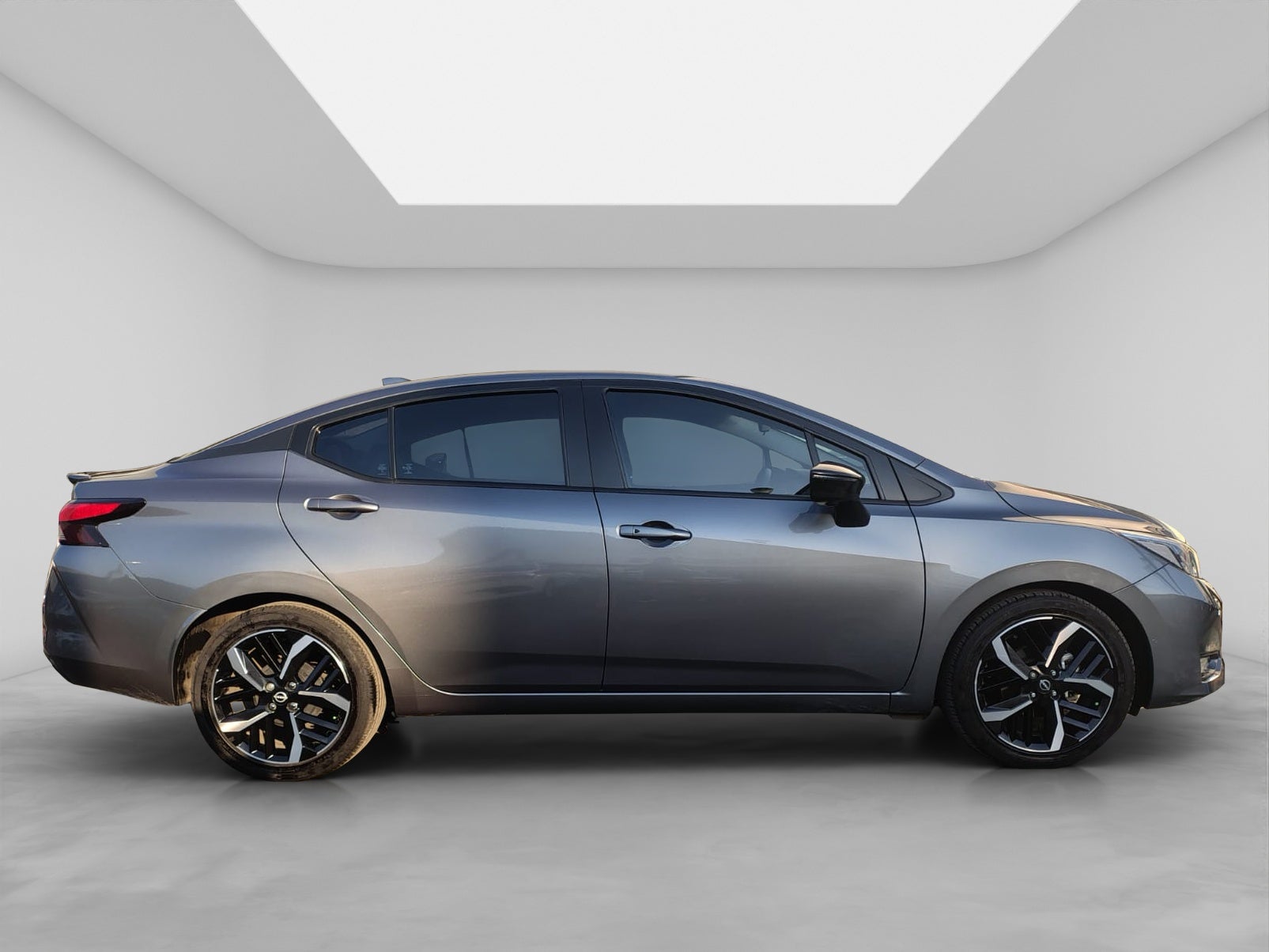 2024 Nissan VERSA 4P SR L41.6 AUT