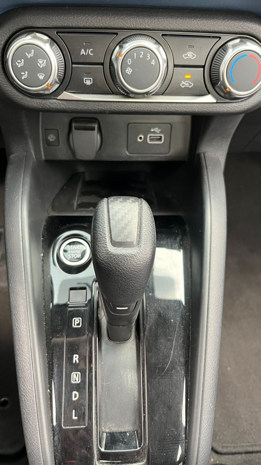 2025 Nissan VERSA 4P ADVANCE L41.6 AUT