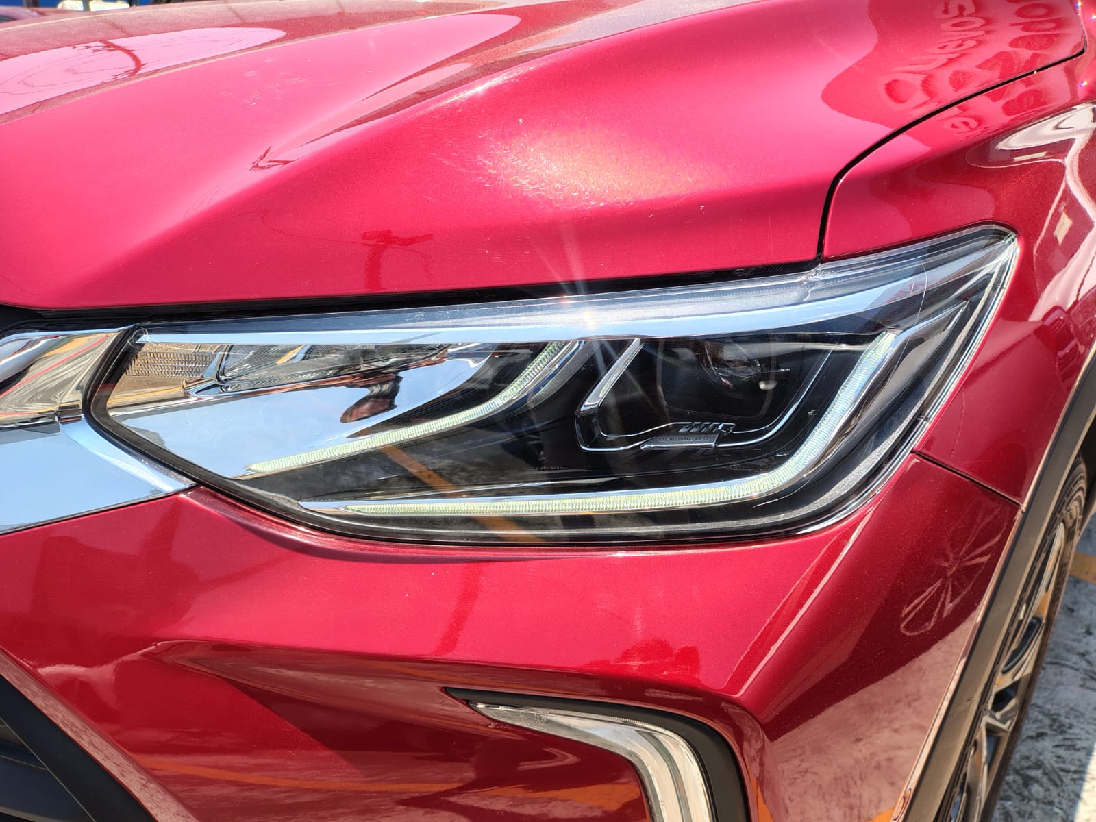 2023 Chevrolet TRACKER D 5 PTS PREMIER 12T TA F LED PIEL TP RA-17 BITONO