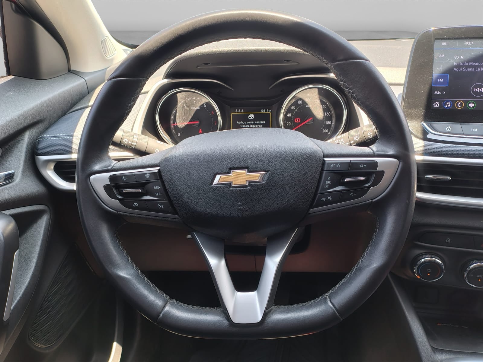 2023 Chevrolet TRACKER D 5 PTS PREMIER 12T TA F LED PIEL TP RA-17 BITONO
