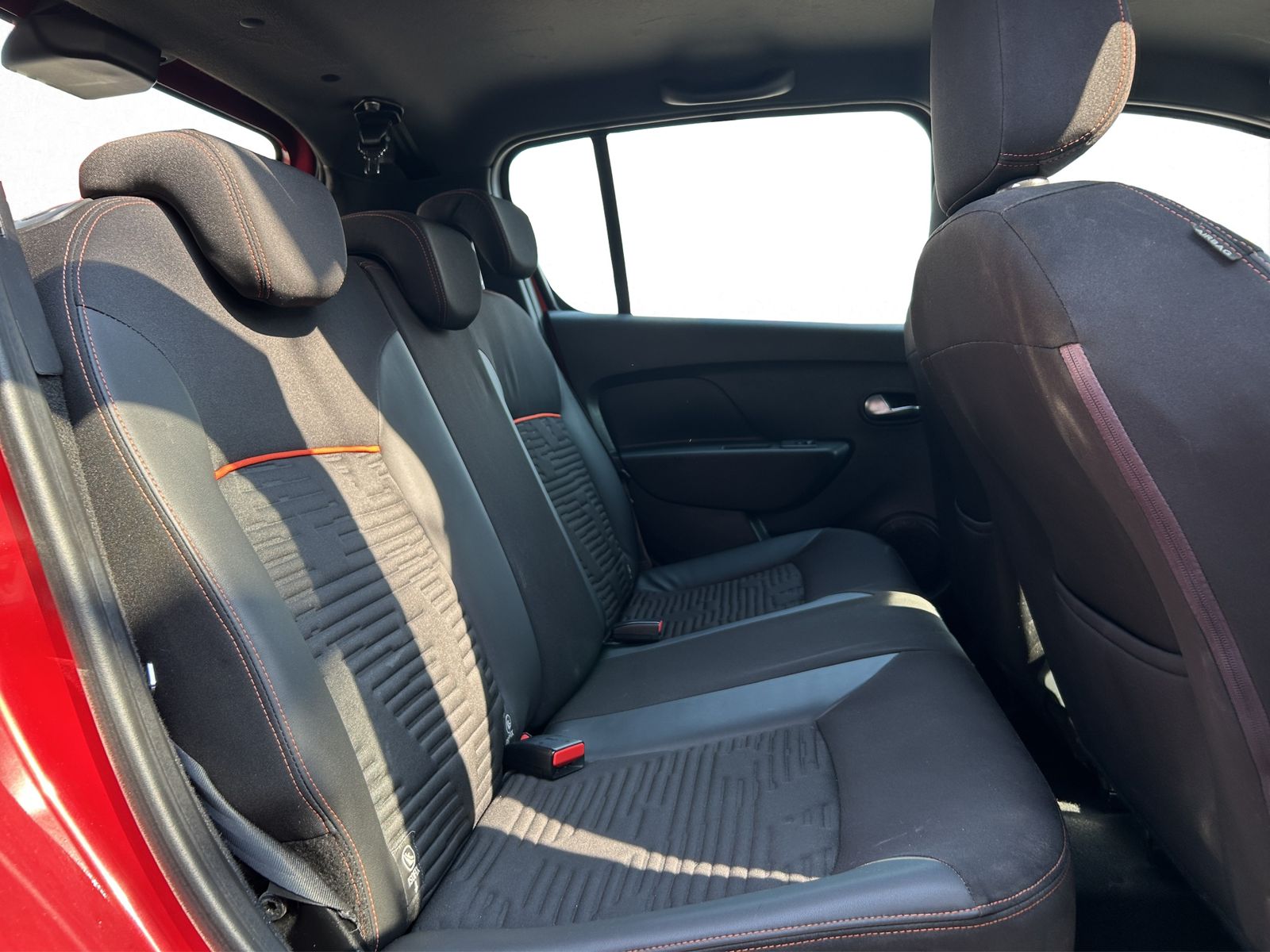 2023 RENAULT STEPWAY 5 PTS HB STEPWAY INTENS 16L TA AAC AUT VE GPS RA-16