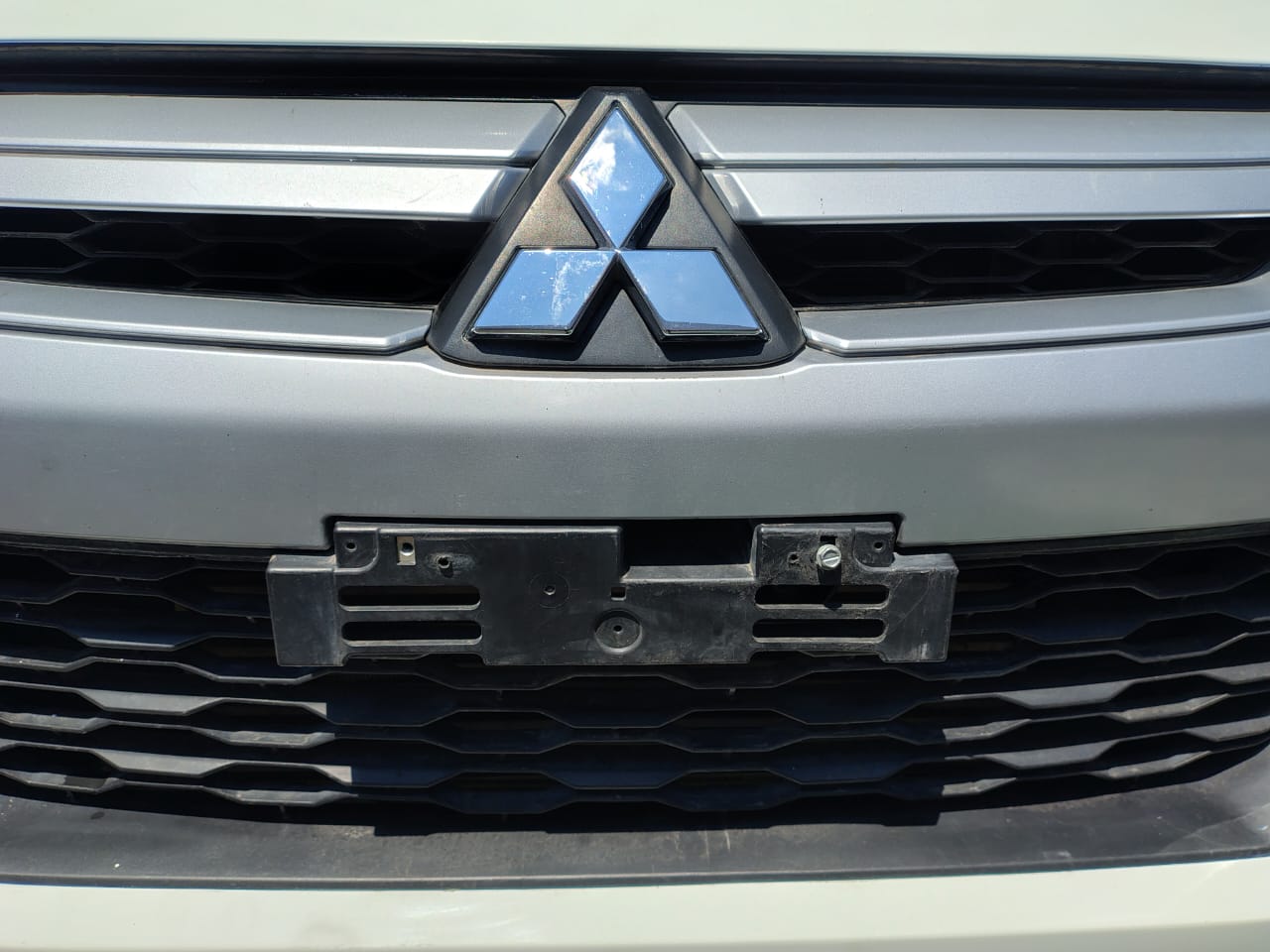 2023 Mitsubishi L200 4 PTS GLX CABINA DOBLE 24TD TM5 4X4