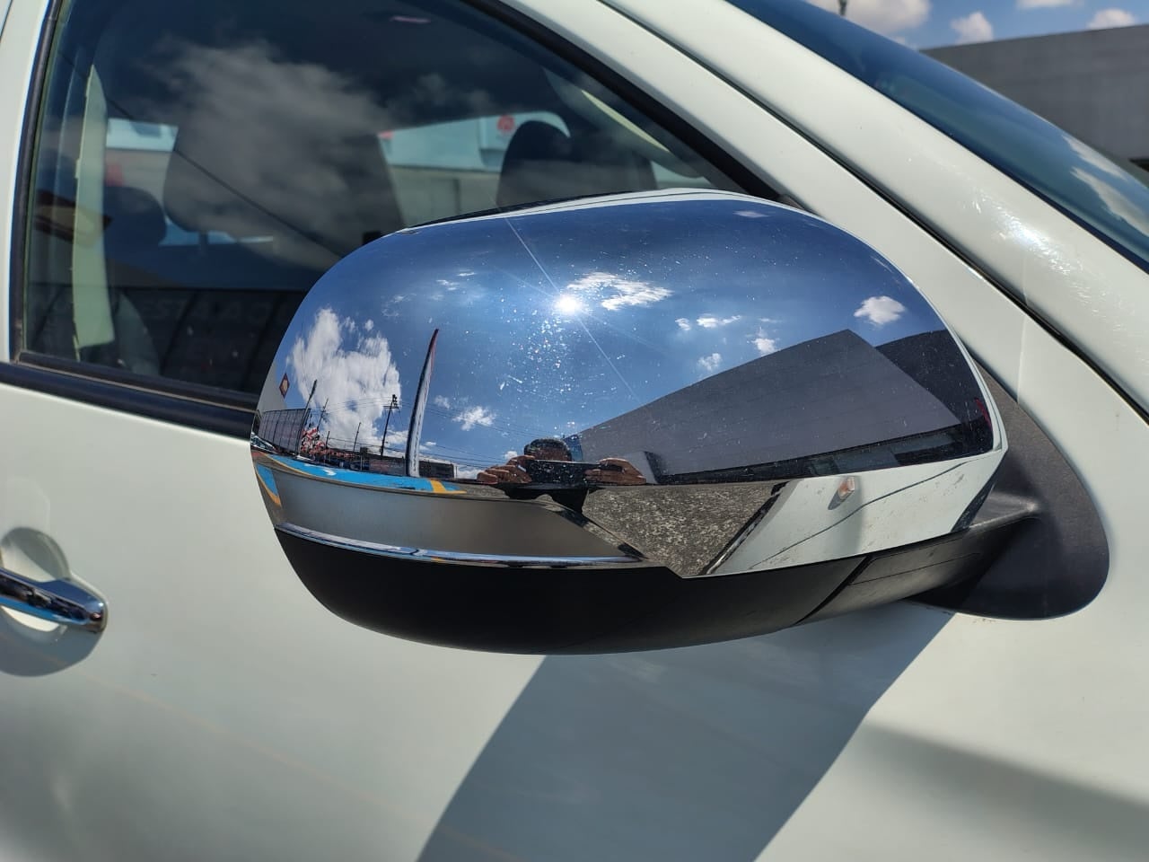 2023 Mitsubishi L200 4 PTS GLX CABINA DOBLE 24TD TM5 4X4