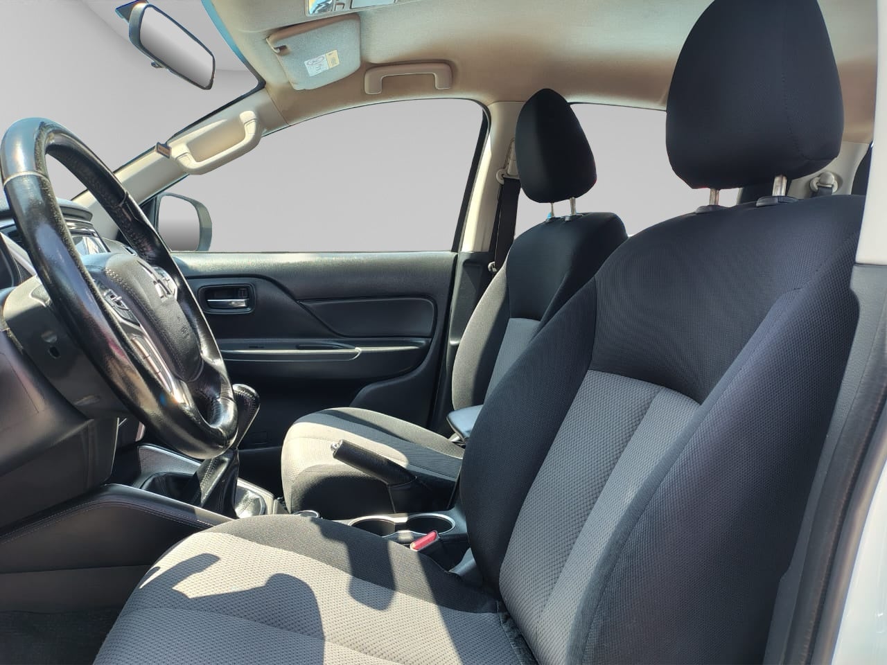 2023 Mitsubishi L200 4 PTS GLX CABINA DOBLE 24TD TM5 4X4