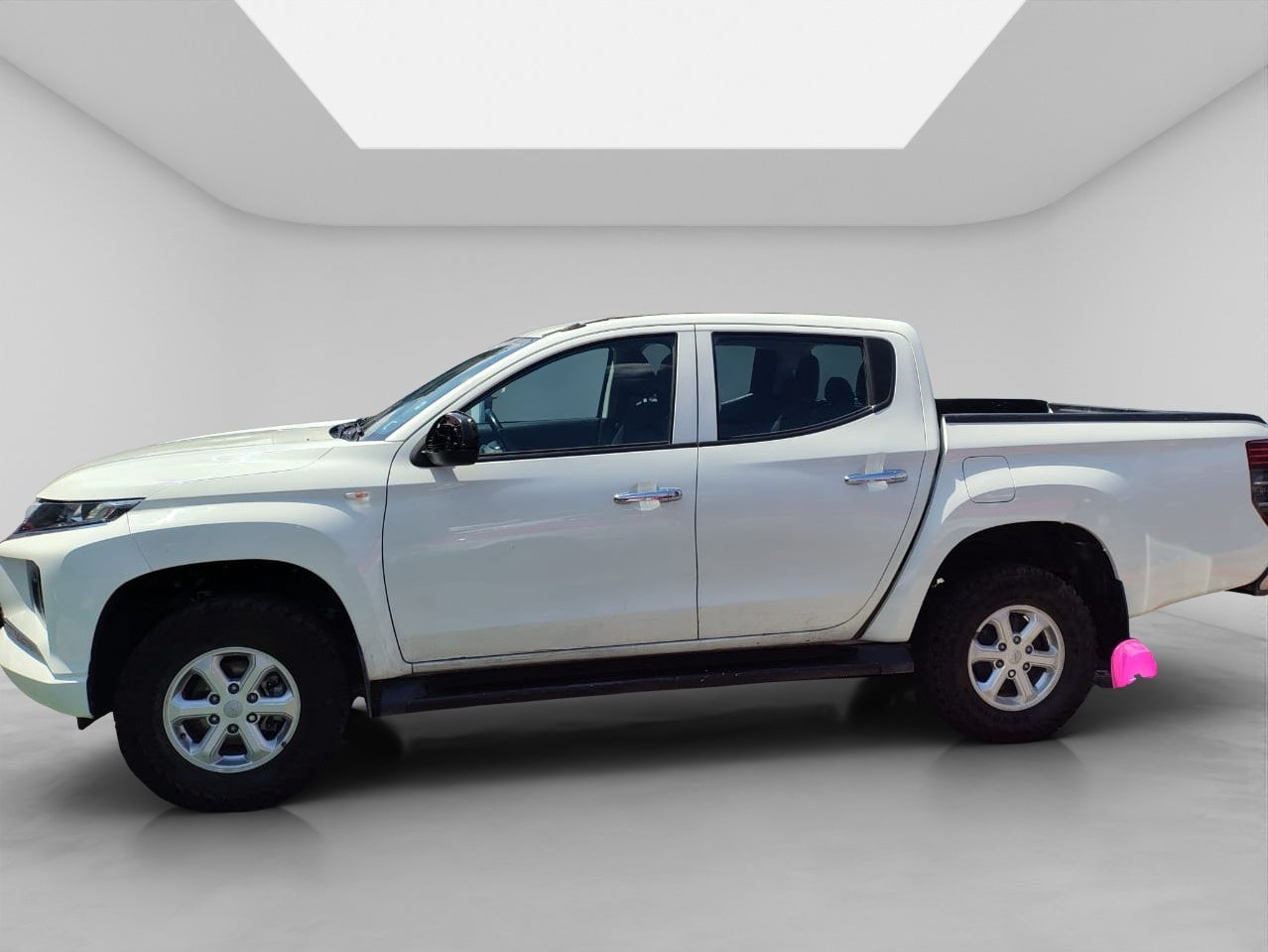 2023 Mitsubishi L200 4 PTS GLX CABINA DOBLE 24TD TM5 4X4