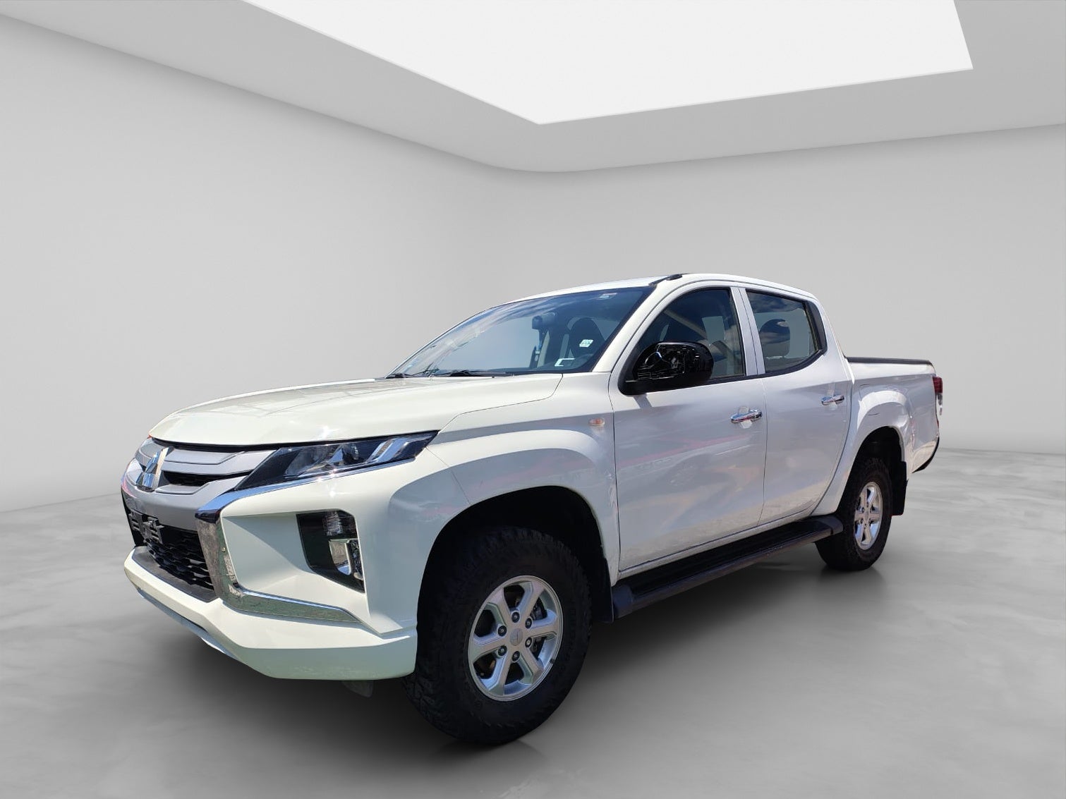 2023 Mitsubishi L200 4 PTS GLX CABINA DOBLE 24TD TM5 4X4