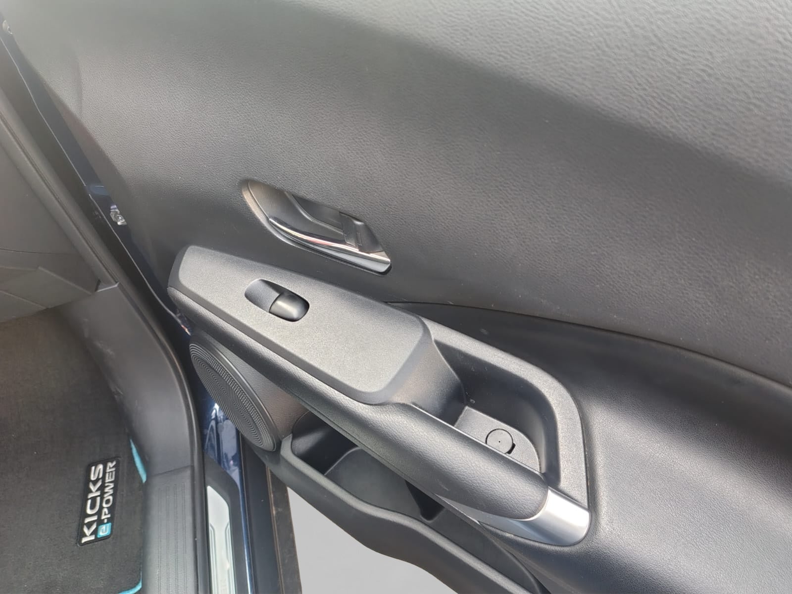 2023 Nissan KICKS 5 PTS E-POWER PLATINUM ELECTA PIEL ADAS RA-17